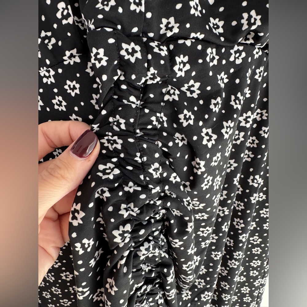 AFRM Black Ditsy Daisy Floral Plunge V Neck High Low Maci Dress NEW Women’s M - Picture 10 of 13